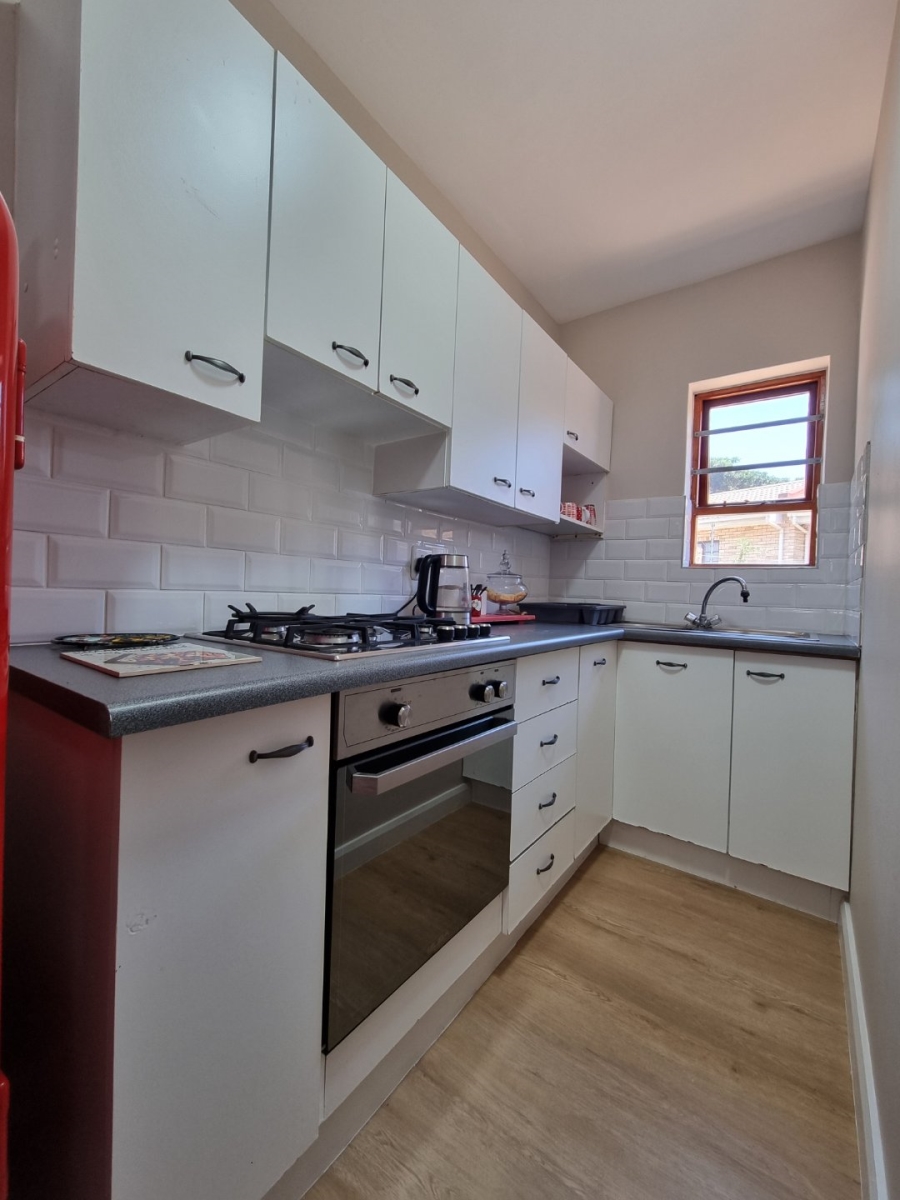 4 Bedroom Property for Sale in Wavecrest Eastern Cape